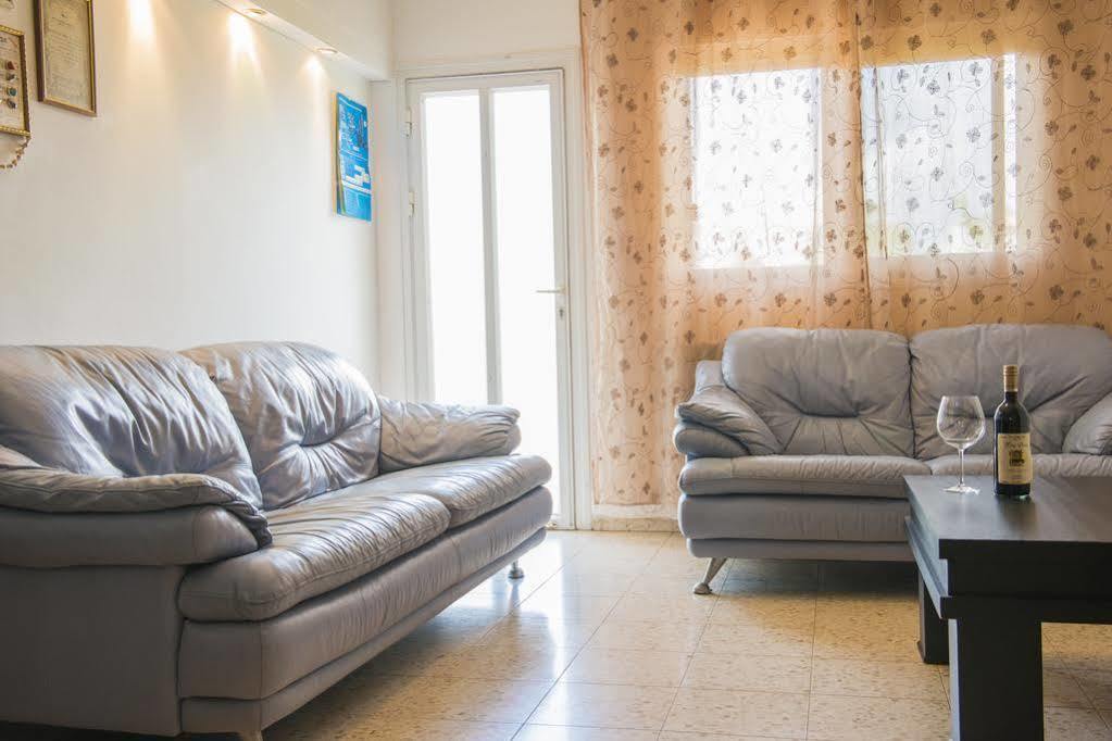 Yaakov'S Apartment Migdal Ha'Emeq Esterno foto